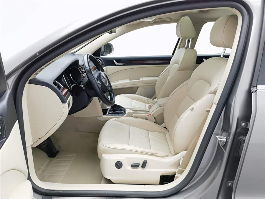 Skoda Superb 2011 imagem de carro #11