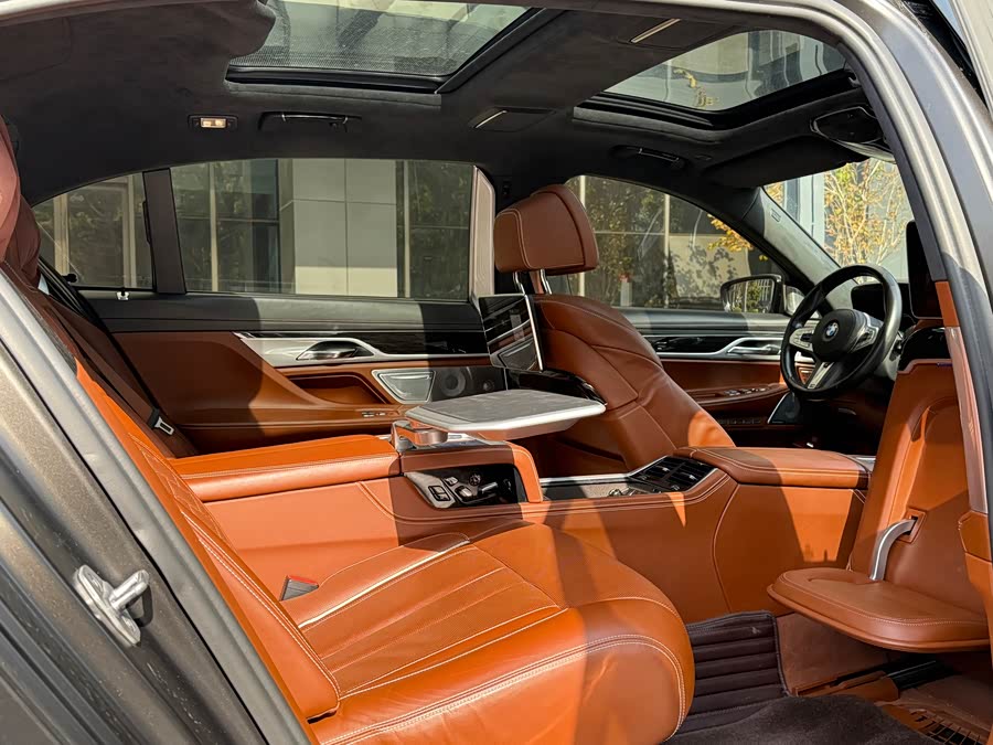 BMW 7 Series 2017 car image #11