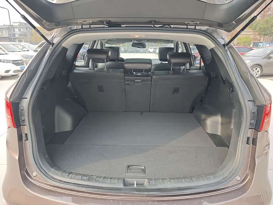 Hyundai Santa Fe 2023 car image #11