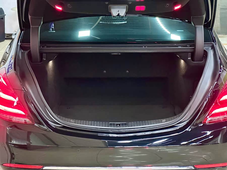 Mercedes-Benz Maybach S Class 2019 car image #11