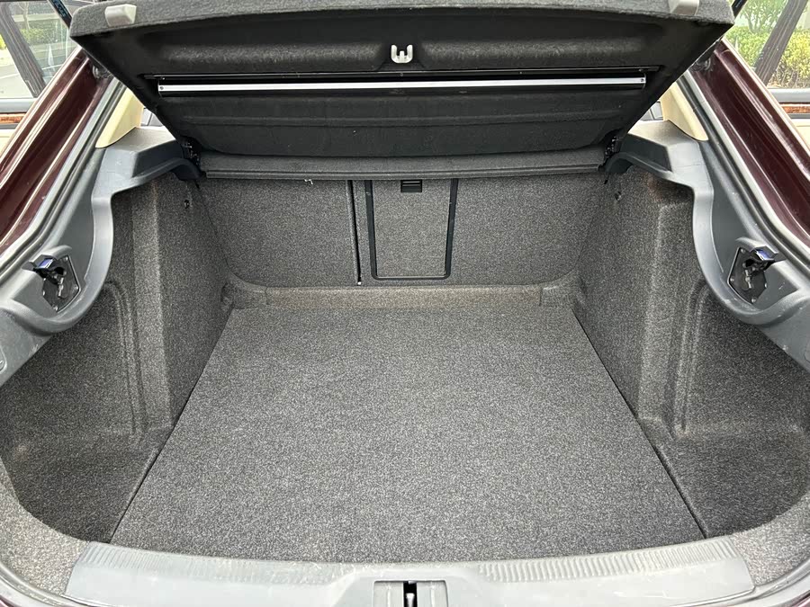 Skoda Superb 2012 immagine di auto #11