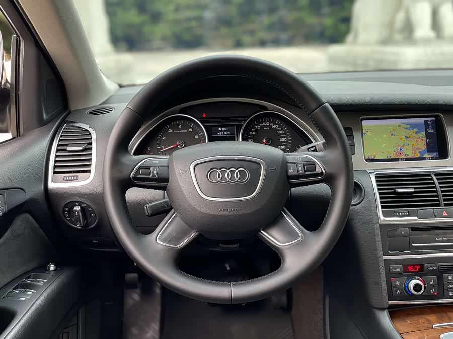 Audi Q7 2015 car image #11