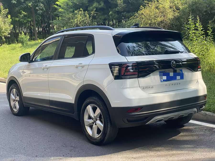 Volkswagen T-Cross 2023 car image #11