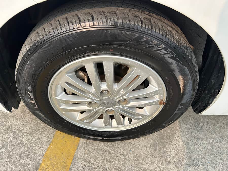 起亚 焕驰 2017 汽车图片 #11