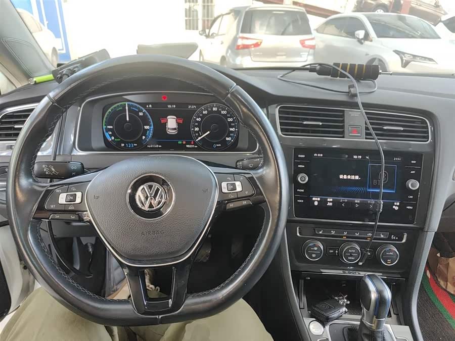 Volkswagen Golf New Energy (Imported) 2020 صورة سيارة #11