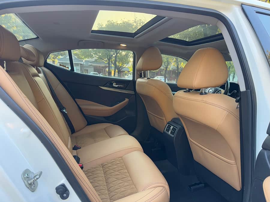 Nissan Maxima 2017 صورة سيارة #11