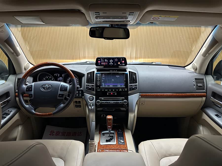 Toyota Land Cruiser 2015 car image #11