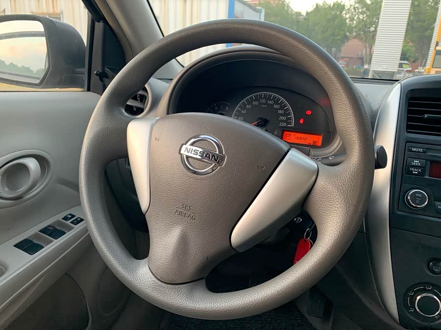 Nissan Sunny 2018 #11 Nissan Sunny 2018 car image #11