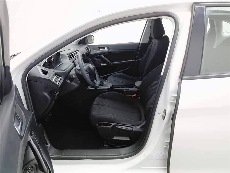 Peugeot 308 2017 car image #11