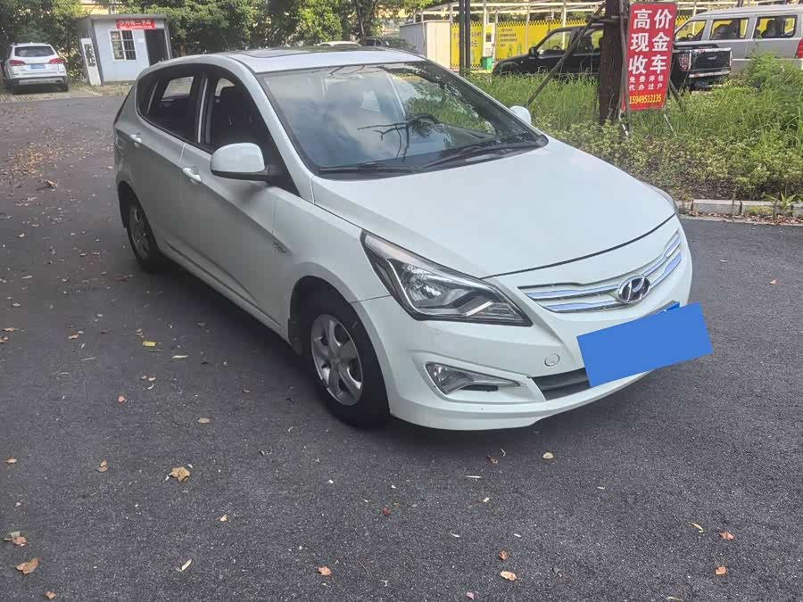 Mazda Reina Hatchback 2015 #11 Mazda Reina Hatchback 2015 car image #11