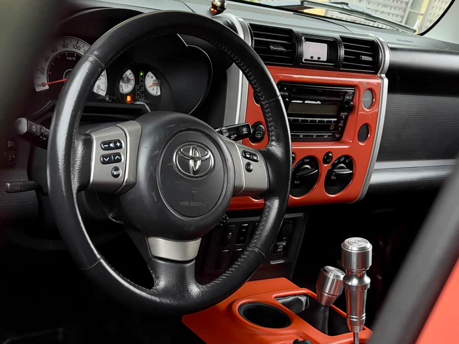 Toyota FJ Cruiser 2014 car image #11