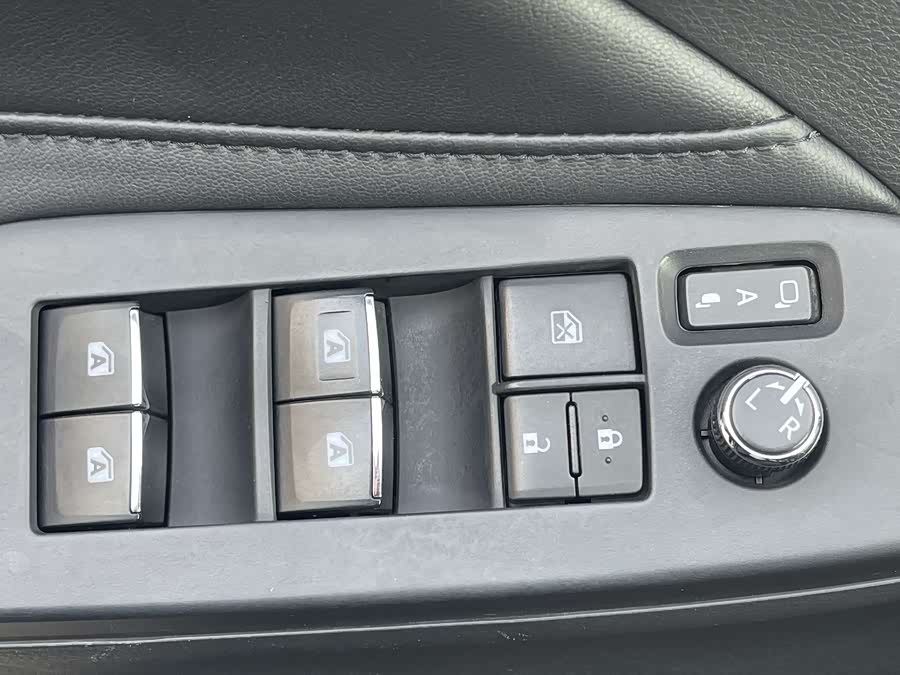Toyota Avalon 2020 car image #11