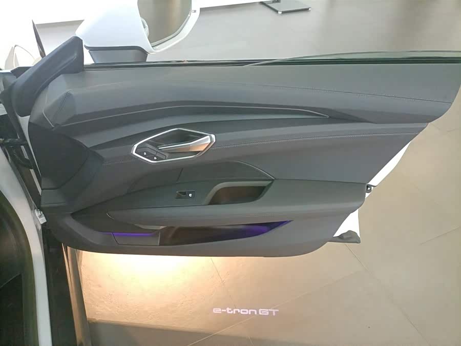 Audi e-tron GT 2024 #11 Audi e-tron GT 2024 صورة سيارة #11