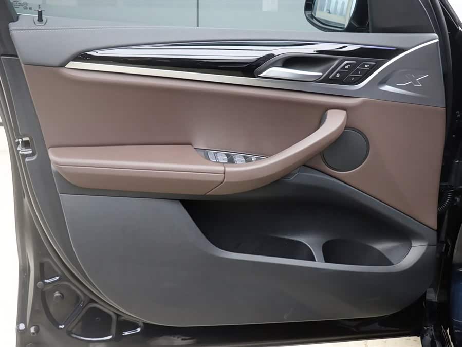 BMW X3 2022 car image #11