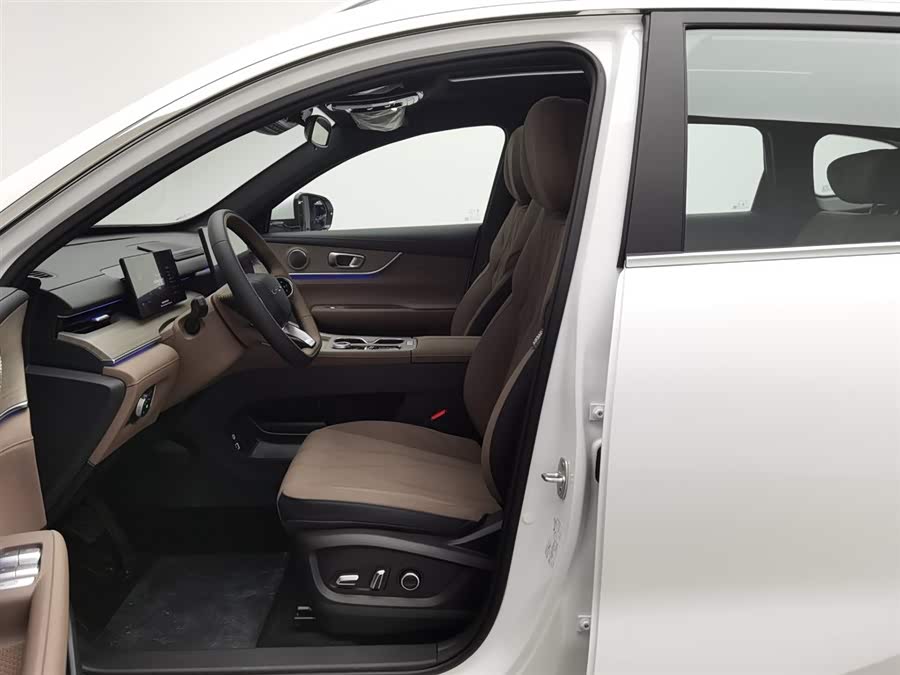 Chery Tiggo 8 Plus 2025 car image #11