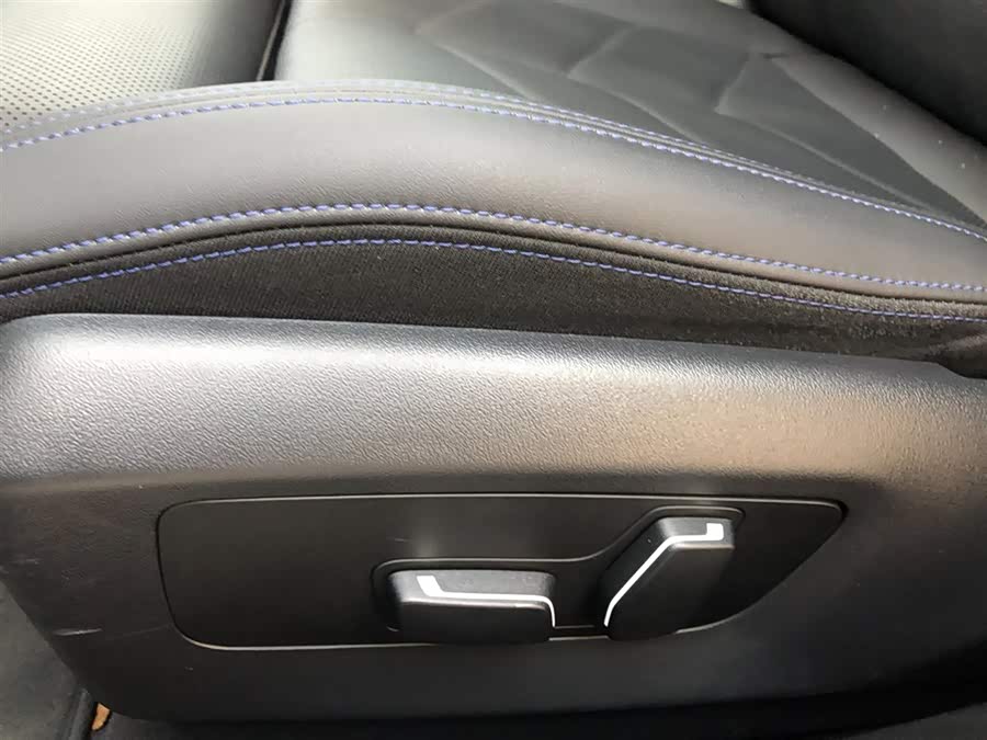 BMW i5 M60 2024 car image #11