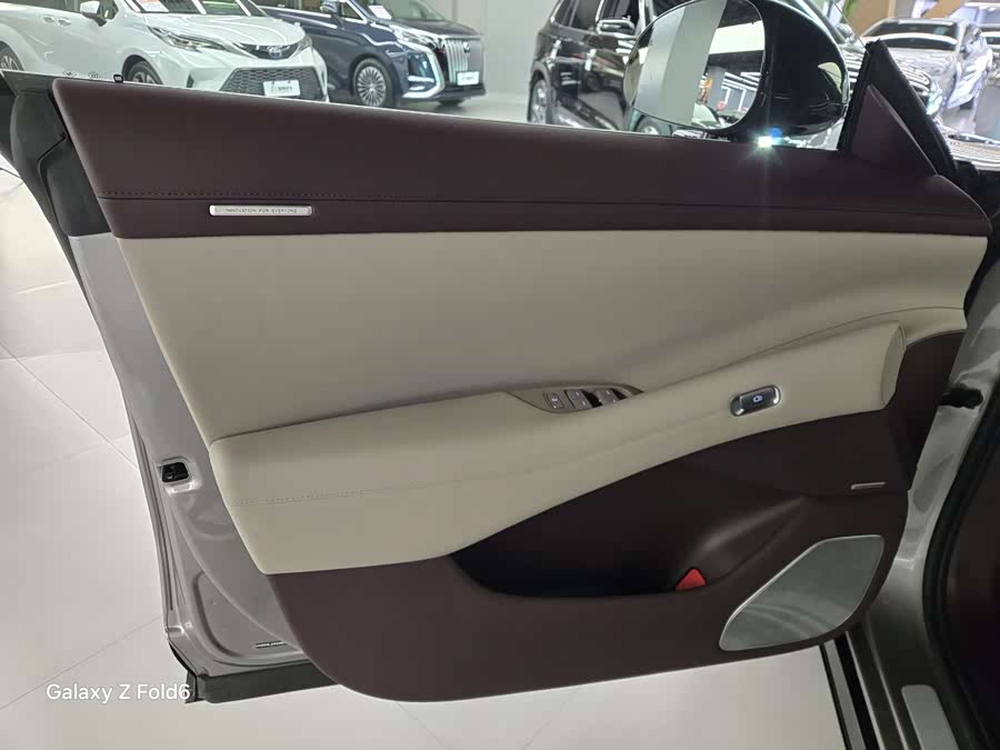 MI YU7 2025 car image #11