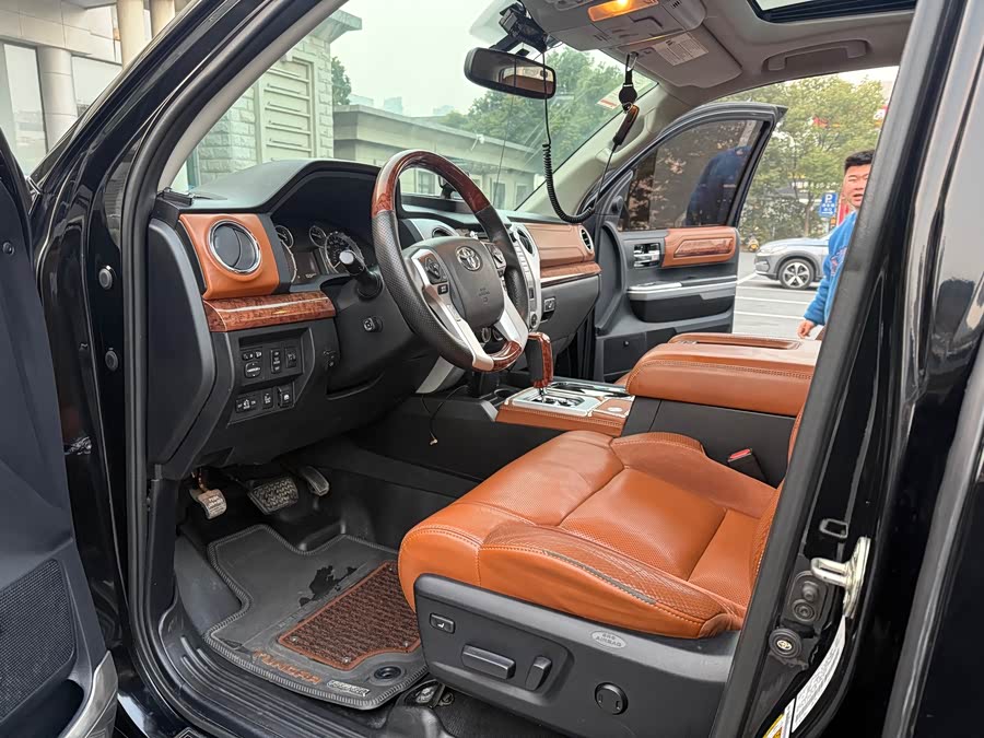 Toyota Tundra 2015 immagine di auto #11
