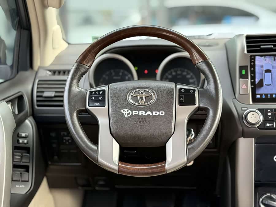 Toyota 2014 #11 Toyota 2014 car image #11