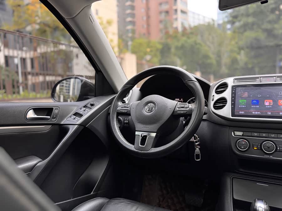 Volkswagen Tiguan 2018 car image #11