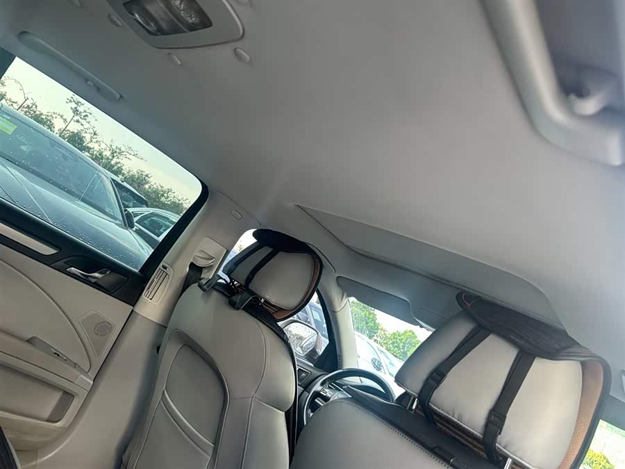 Skoda Superb 2011 imagen de coche #11