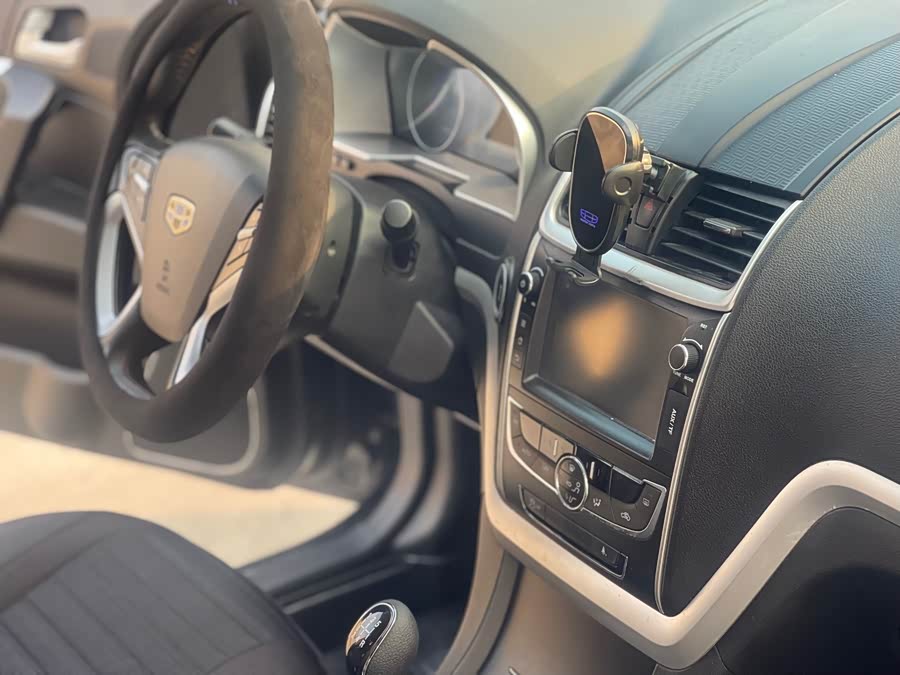 GEELY Emgrand 2015 car image #11