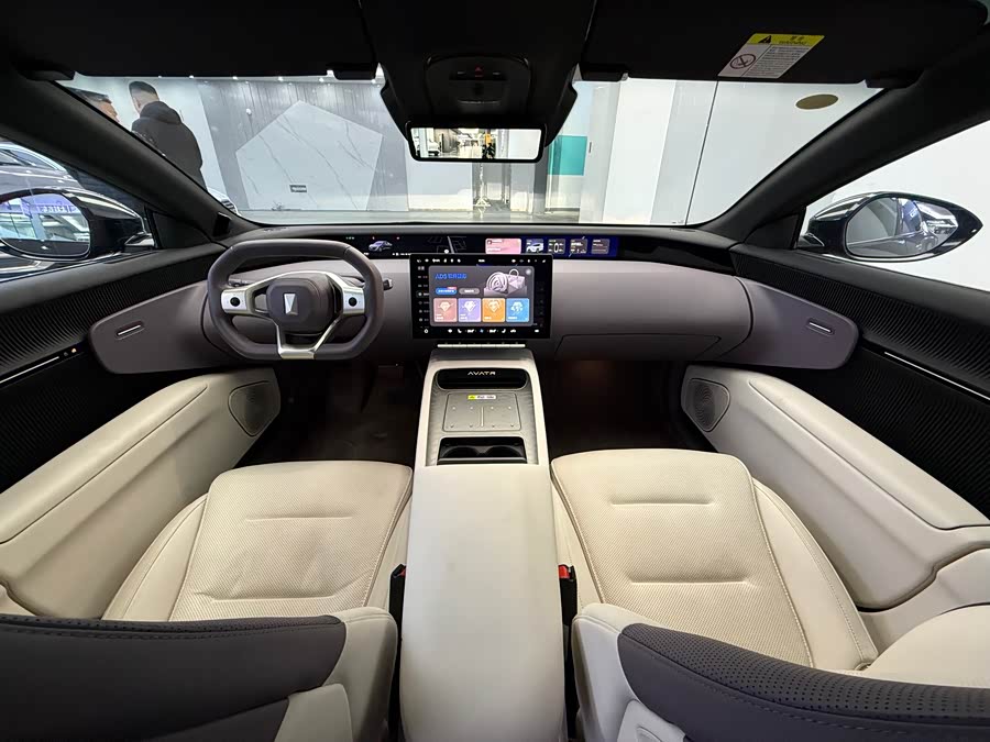 Avatr 12 2025 car image #11