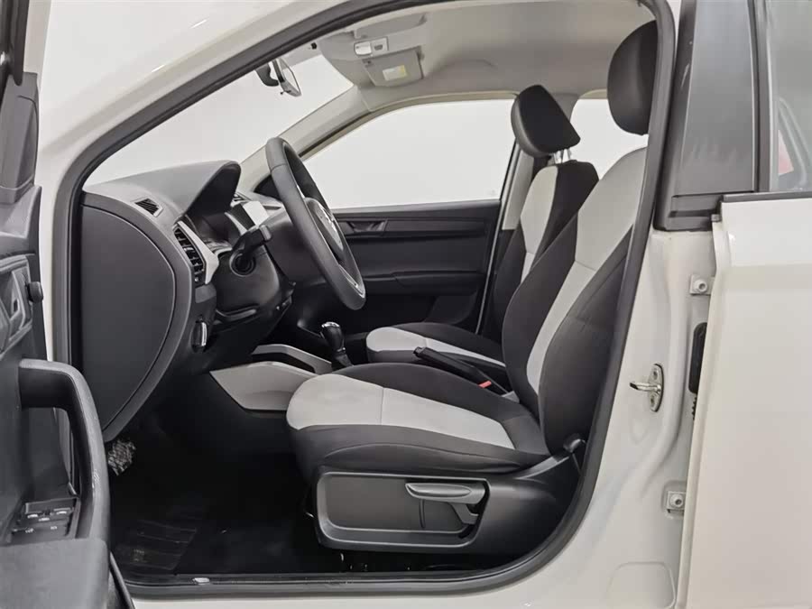Skoda Fabia 2019 car image #11
