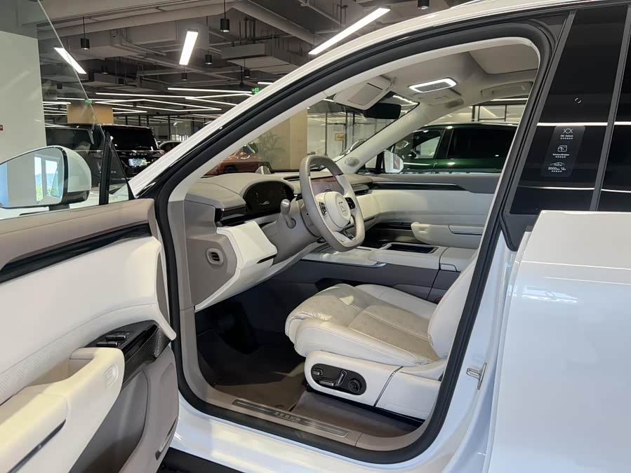 Zeekr 7X 2024 car image #11