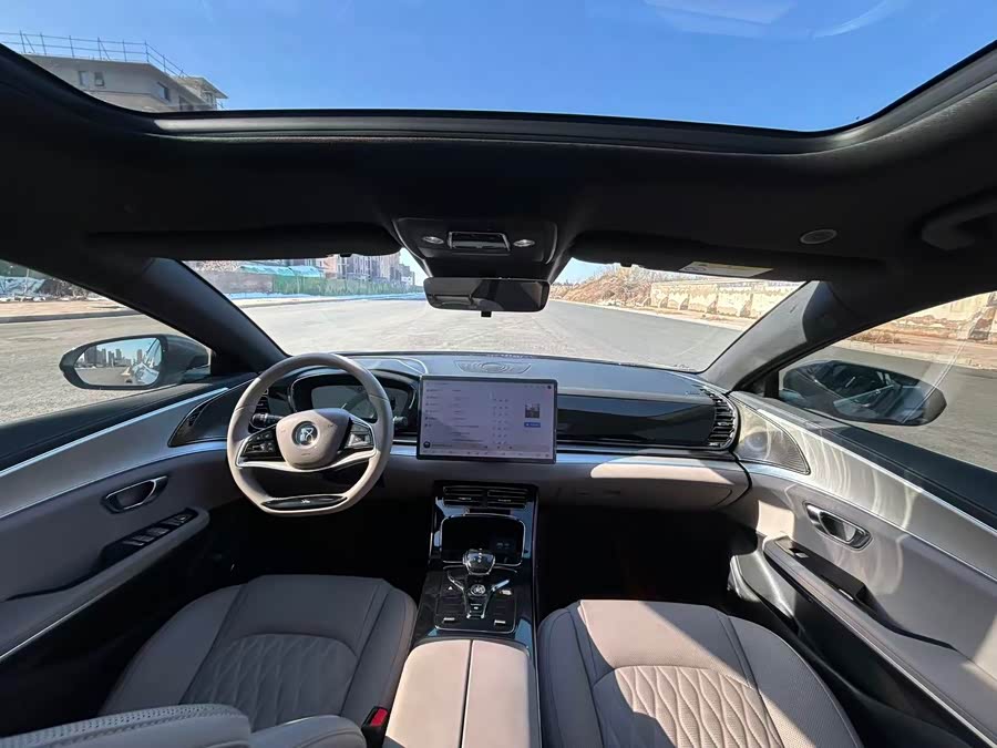 BYD Han 2025 car image #11