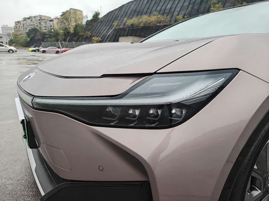 Toyota bZ3 2023 immagine di auto #11