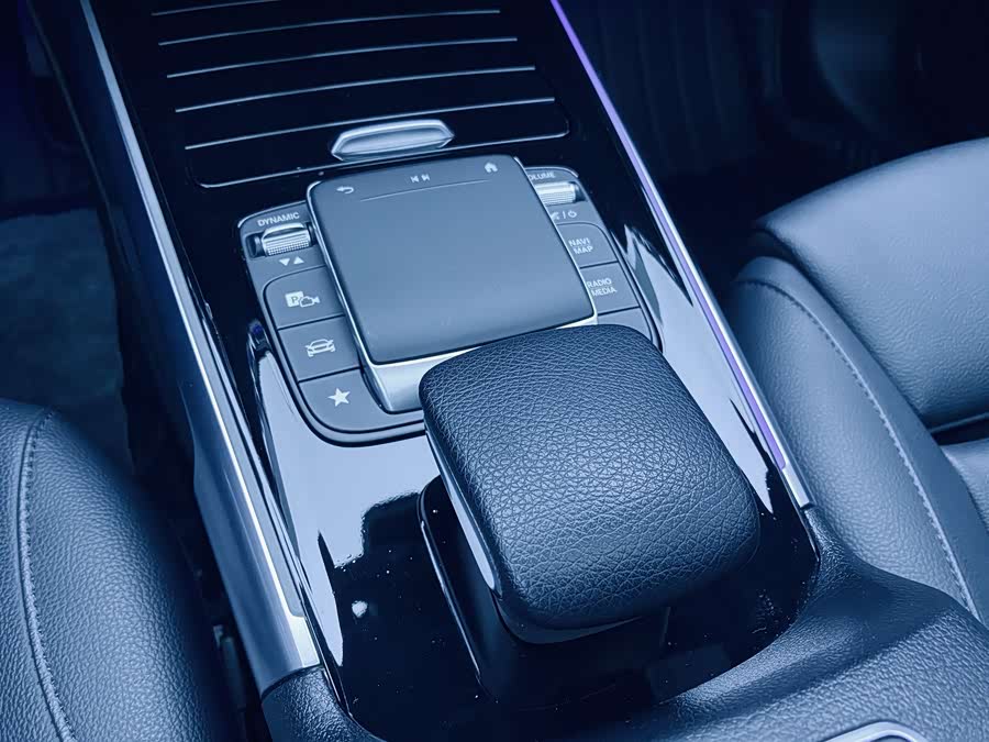 Mercedes-Benz GLB Class 2020 #11 Mercedes-Benz GLB Class 2020 car image #11