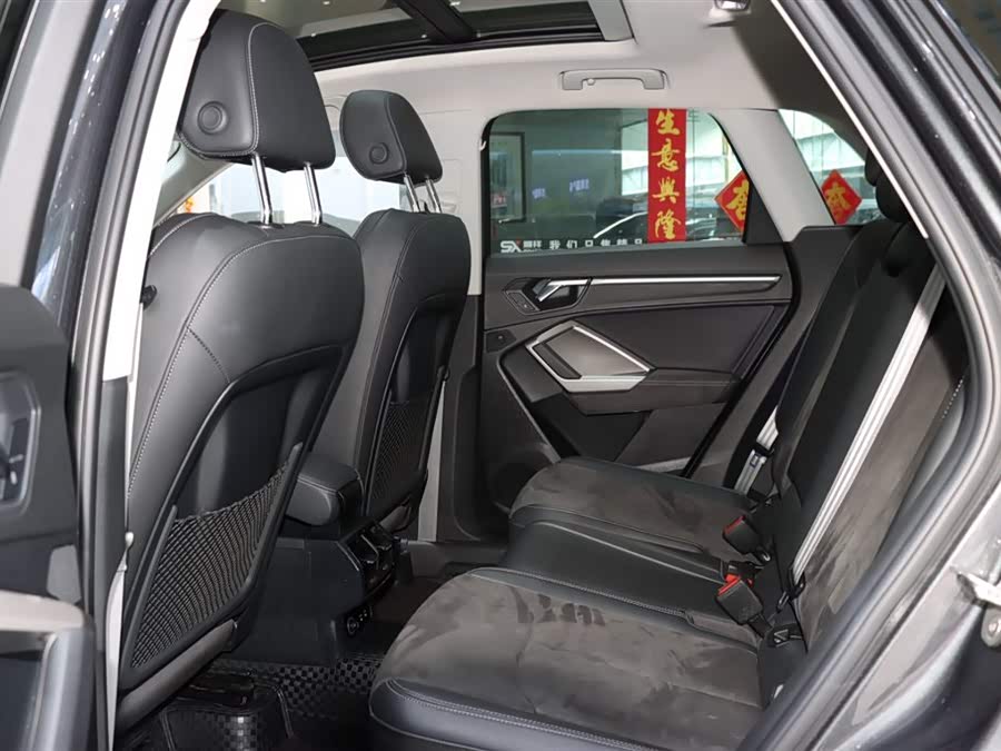 Audi Q3 2022 car image #11