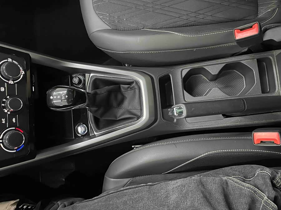 Volkswagen T-Cross 2021 #11 Volkswagen T-Cross 2021 car image #11