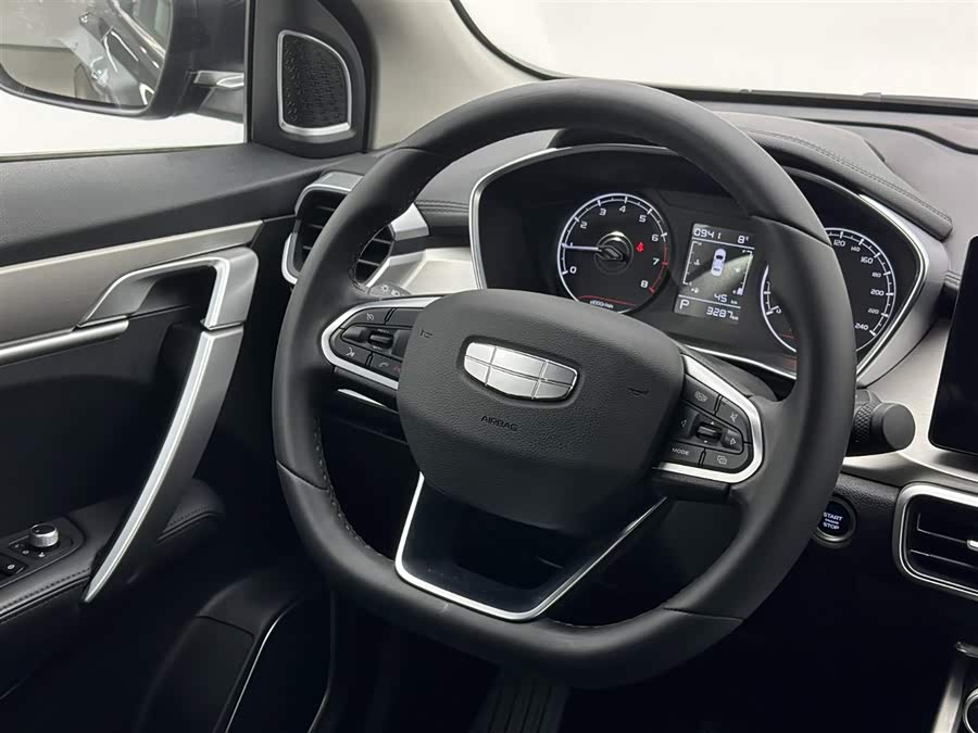 GEELY Coolray 2025 car image #11