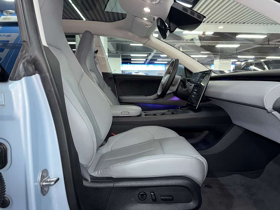 NIO ET5 2023 car image #11
