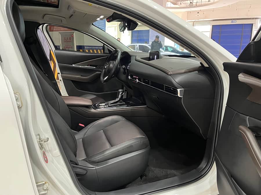 Mazda CX-30 2021 car image #11