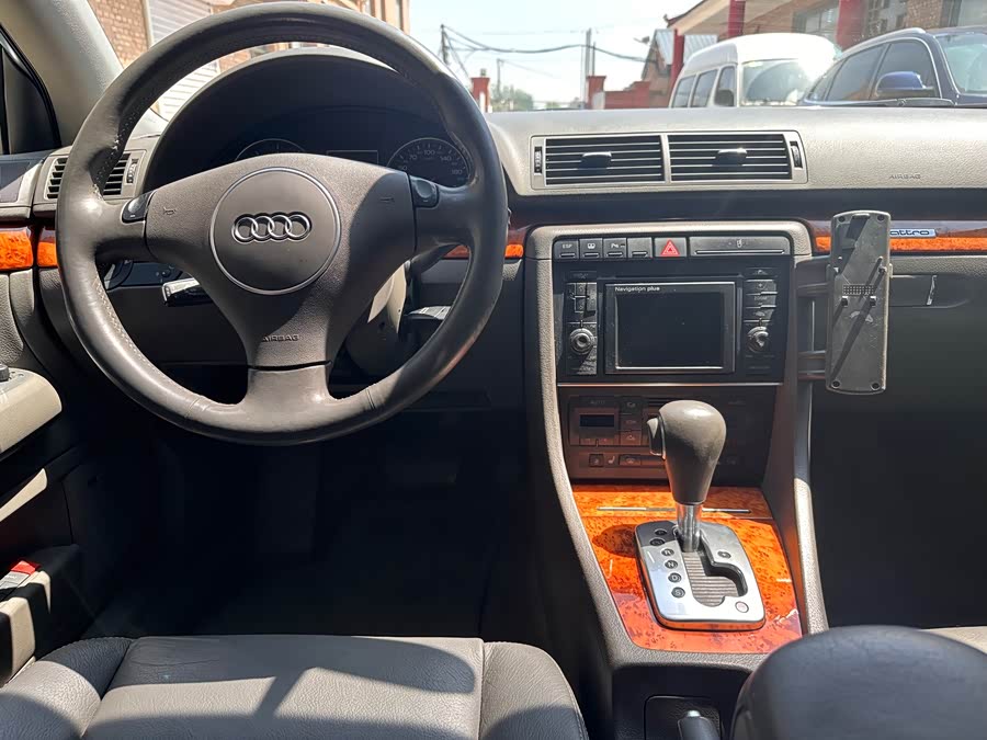 Audi A4 2008 car image #11