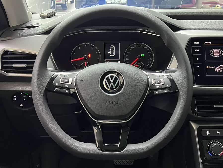 Volkswagen T-Cross 2021 car image #11