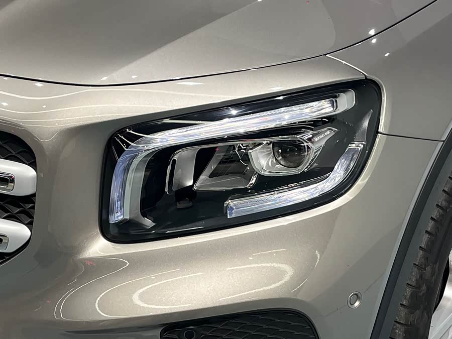 Mercedes-Benz GLB Class 2020 car image #11