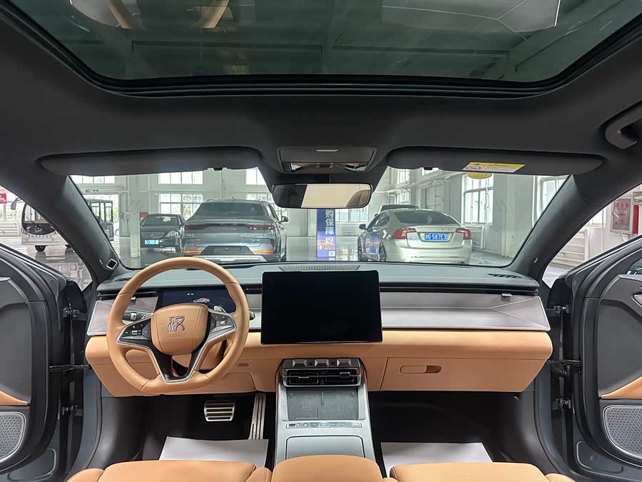 BYD HanL 2025 immagine di auto #11