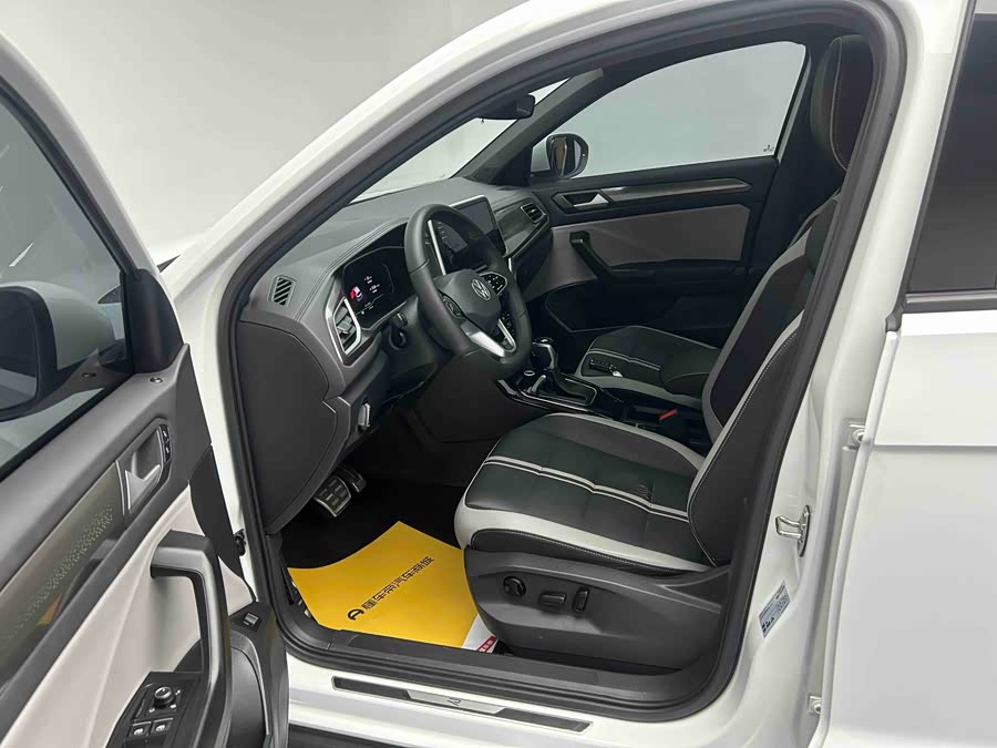Volkswagen T-Roc 2023 #11 Volkswagen T-Roc 2023 car image #11