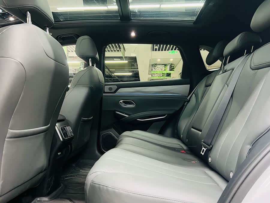 BYD SongL DM-i 2025 car image #11