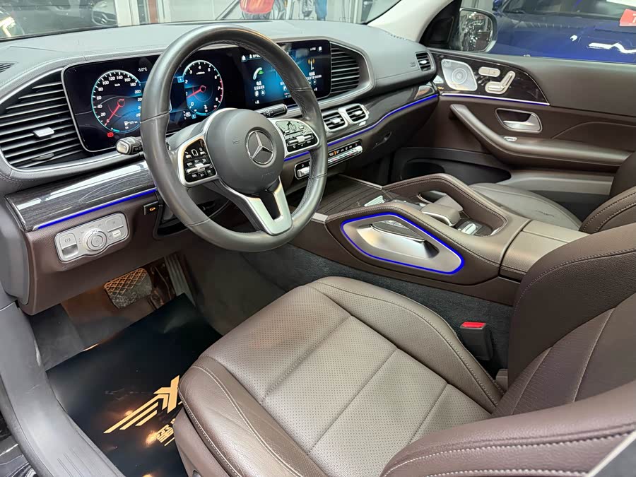 Mercedes-Benz GLE Class 2020 car image #11