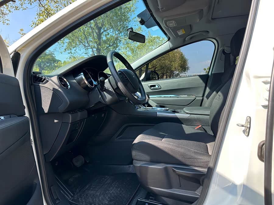 Peugeot 3008 2017 #11 Peugeot 3008 2017 car image #11