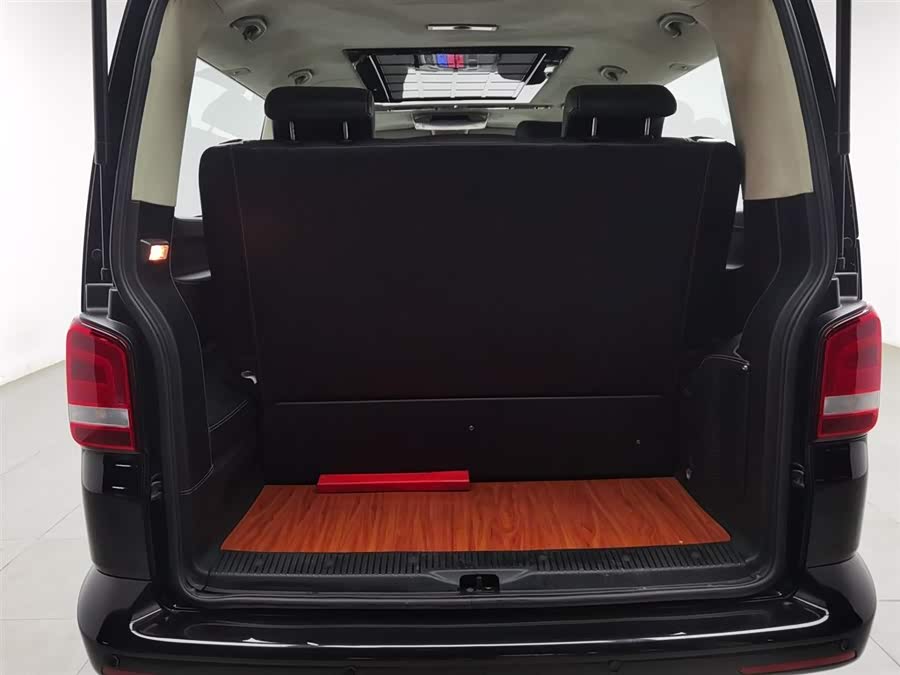 Volkswagen Caravelle 2016 car image #11