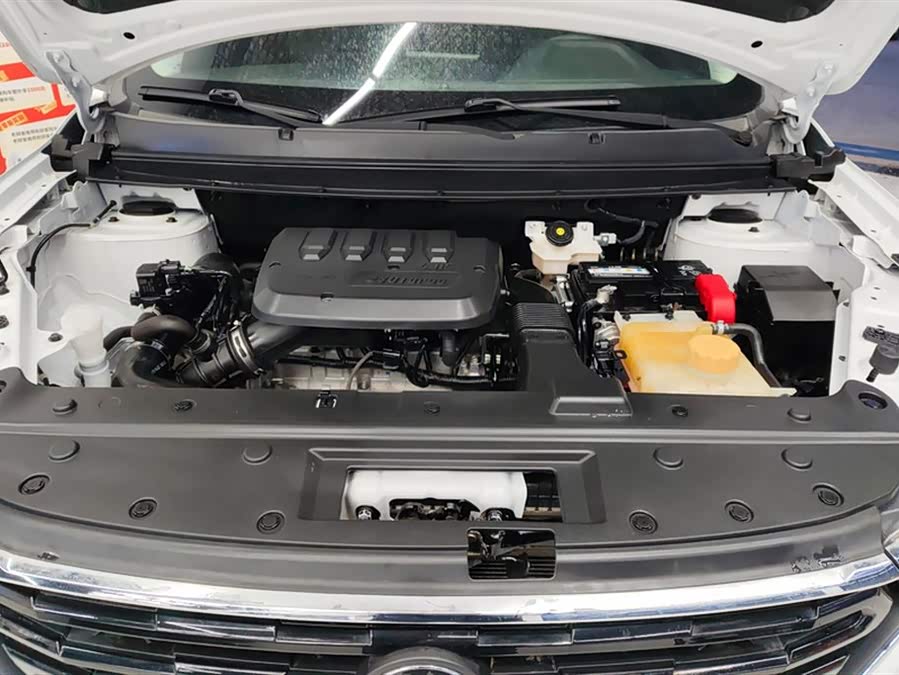 Forthing T5 2023 immagine di auto #11