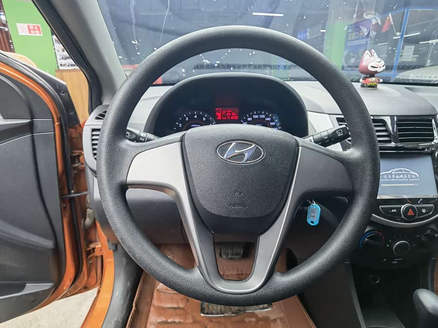 Mazda Reina Hatchback 2015 car image #11