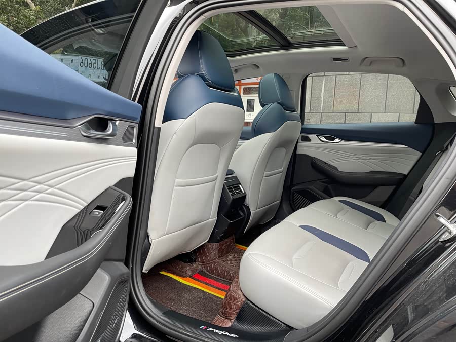 GEELY Preface 2022 car image #11