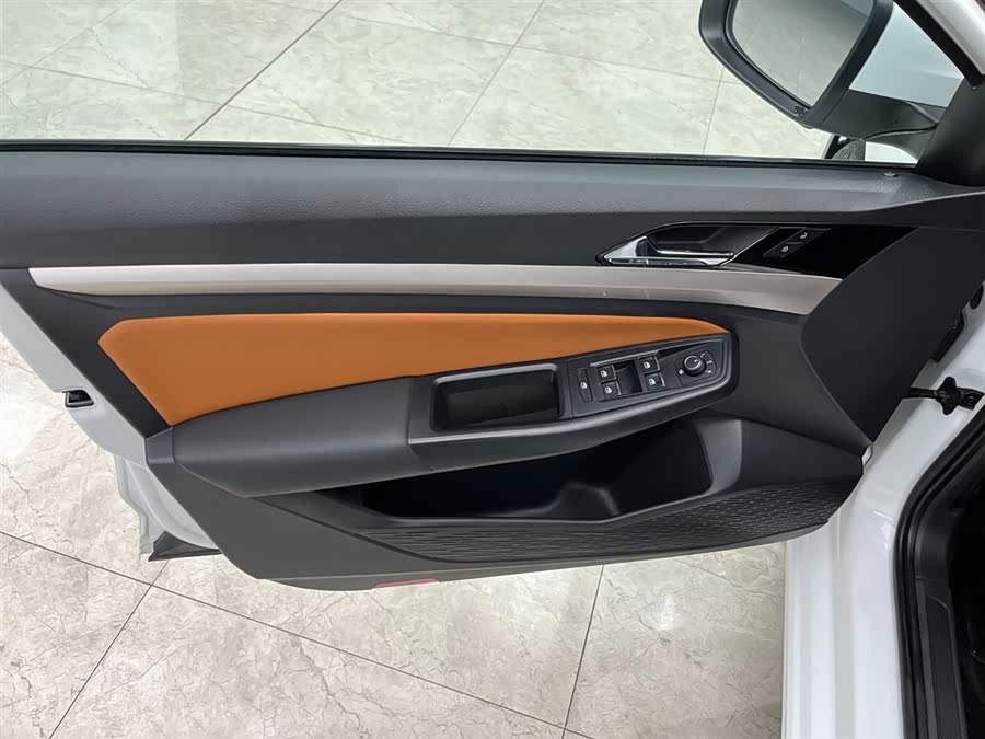 Volkswagen Bora 2022 car image #11